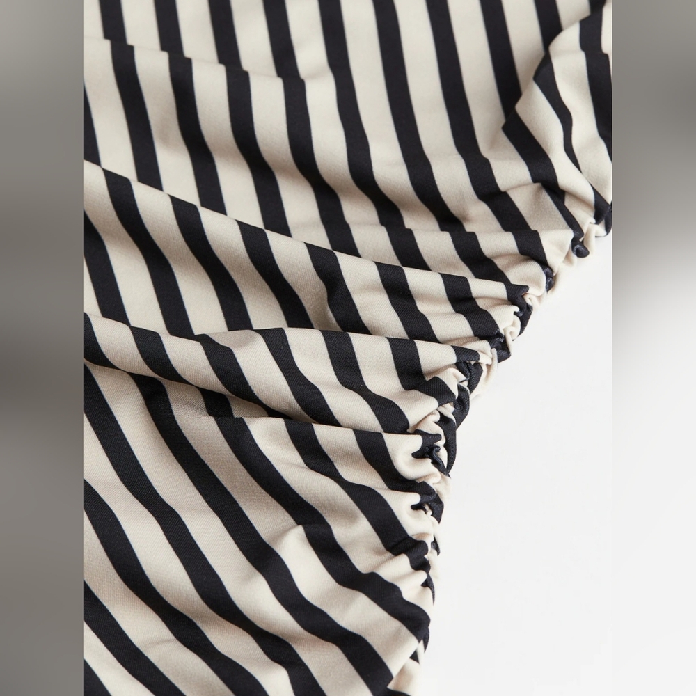 H&M Black & White Diagonal Striped Sleeveless Midi Dress Medium - Picture 3 of 7